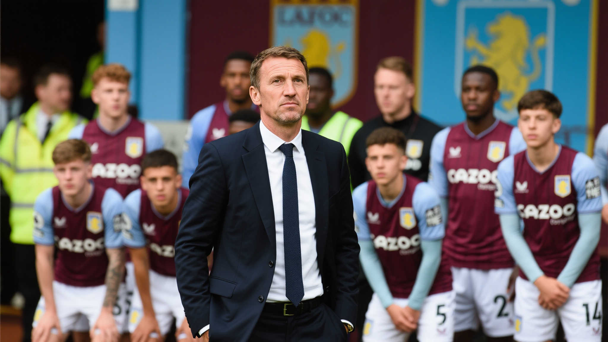 弗利克敦促巴萨调整阵容:4人或被清洗 通过大刀阔斧地重组阵容,他希望能释放资金并为年轻潜